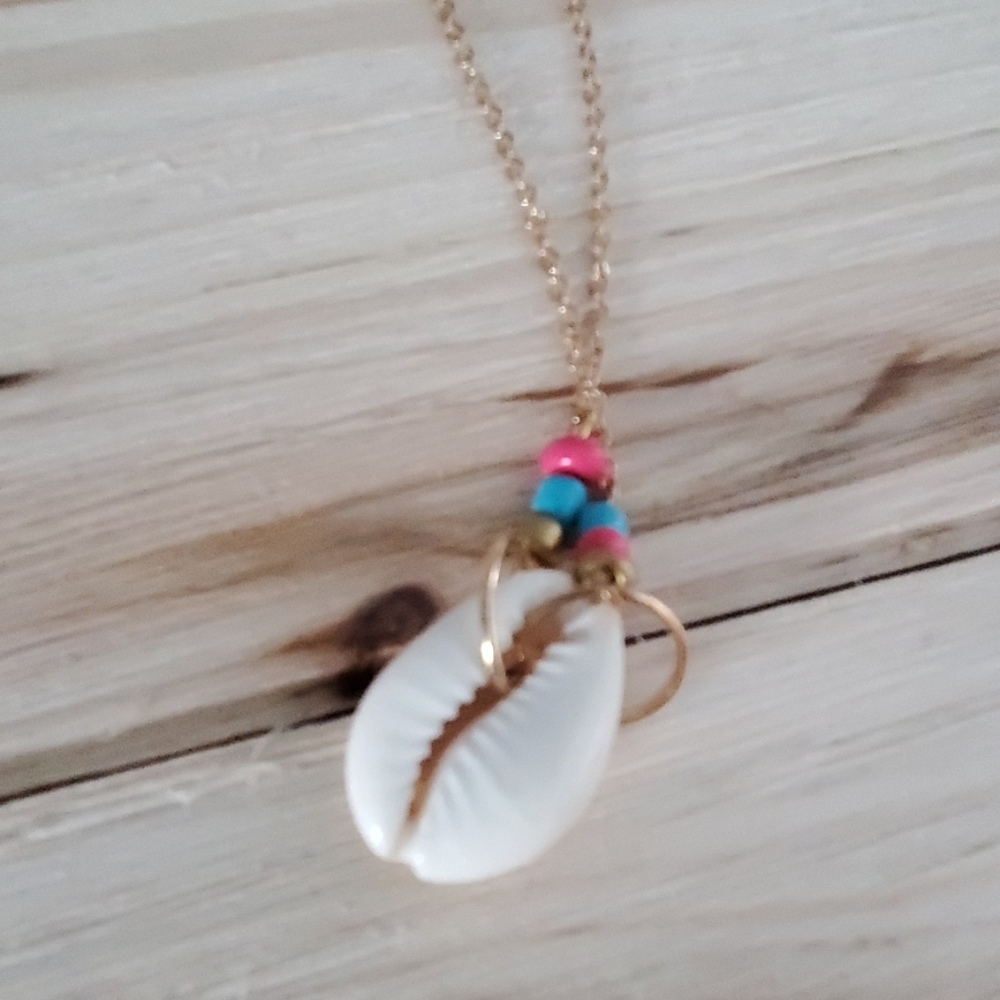 Shell necklace - Picture 5 of 5